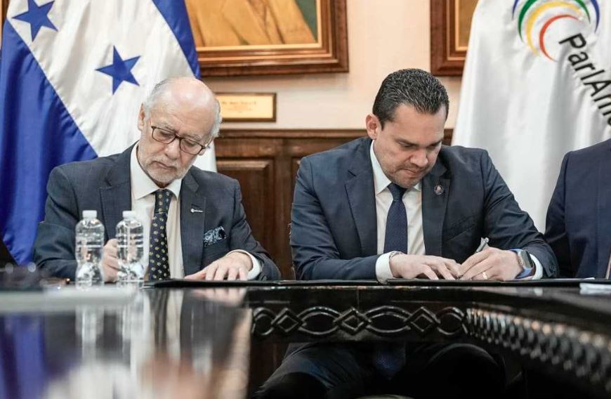 Congreso firma acuerdo con ParlAmericas para fortalecer apertura y transparencia cdpp 6