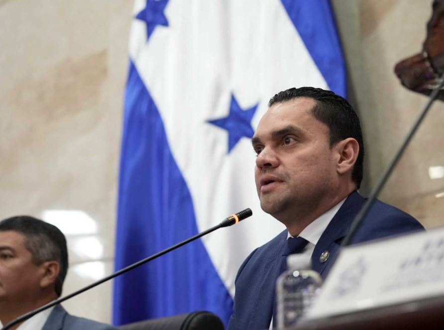 Libre terminó de matar a la Enee, recrimina presidente del Congreso Nacional pm 16