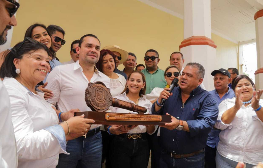 Presidente del Congreso Nacional recibe las Llaves de la Ciudad de Olanchito hdspm 03
